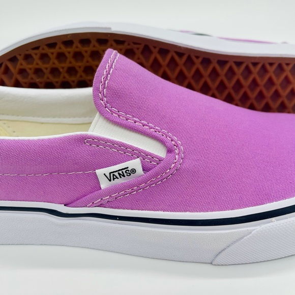 Classic Slip-On Vans - Picture 8 of 12